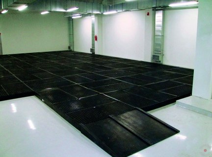 PALETA (WANNA) WYCHWYTOWA POLIETYLENOWA Jonesco PLATFORMA ROBOCZA LOW 2 BECZKI czarny PALETA (WANNA) WYCHWYTOWA POLIETYLENOWA Jonesco PLATFORMA ROBOCZA LOW 2 BECZKI czarny