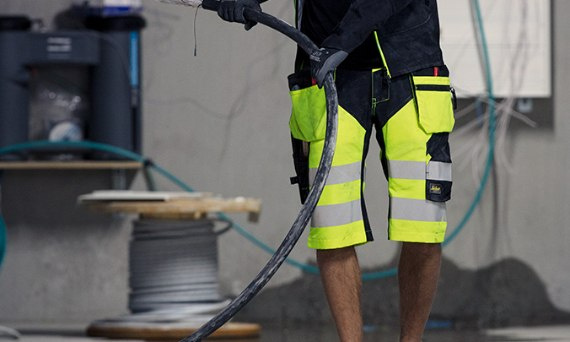 Odzież robocza ostrzegawcza na lato Snickers Workwear – sklep i hurtownia Optimum BHP poleca wysokiej jakości ubrania letnie topowego producenta